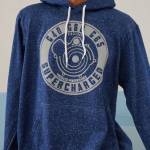 hoodie in blau mit theibach logo